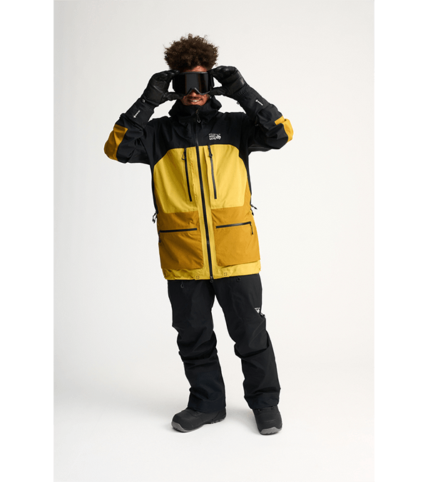 バックカントリーや雪山で違いを生むテクニカルなスノーウェア