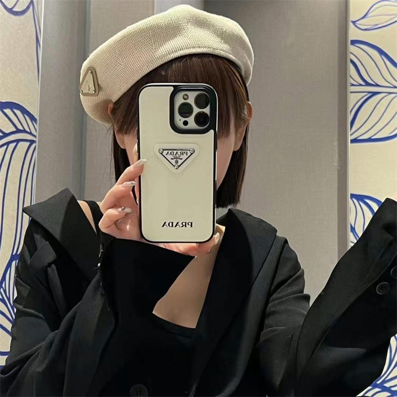 スマホケース プラダ サフィアーノレザー prada iphone16 ケース