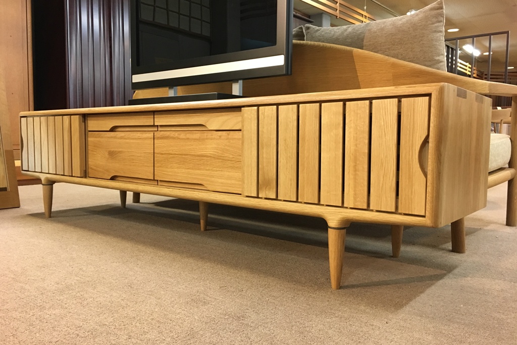 KISSUI（キッスイ）」 TVボード180 – 木匠舘マイドゥ｜飛騨の家具