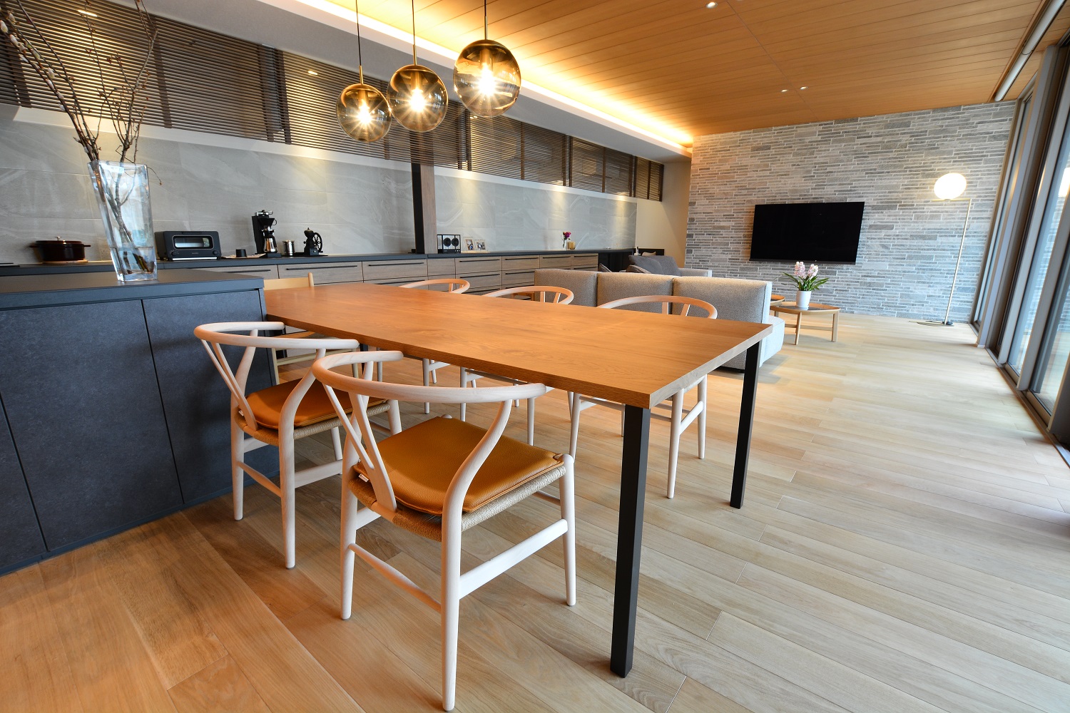 オーダーメイドテーブルのご紹介 ｜ BLOG詳細 ｜ マルホン