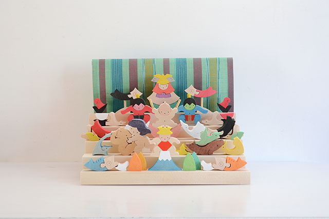 小黒三郎組み木の五月人形段飾り「里山円武者五段飾り」在庫あります