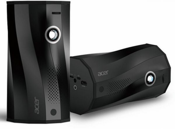 エイサー、縦・横・天井にも投影できるスマホ用「モバイル