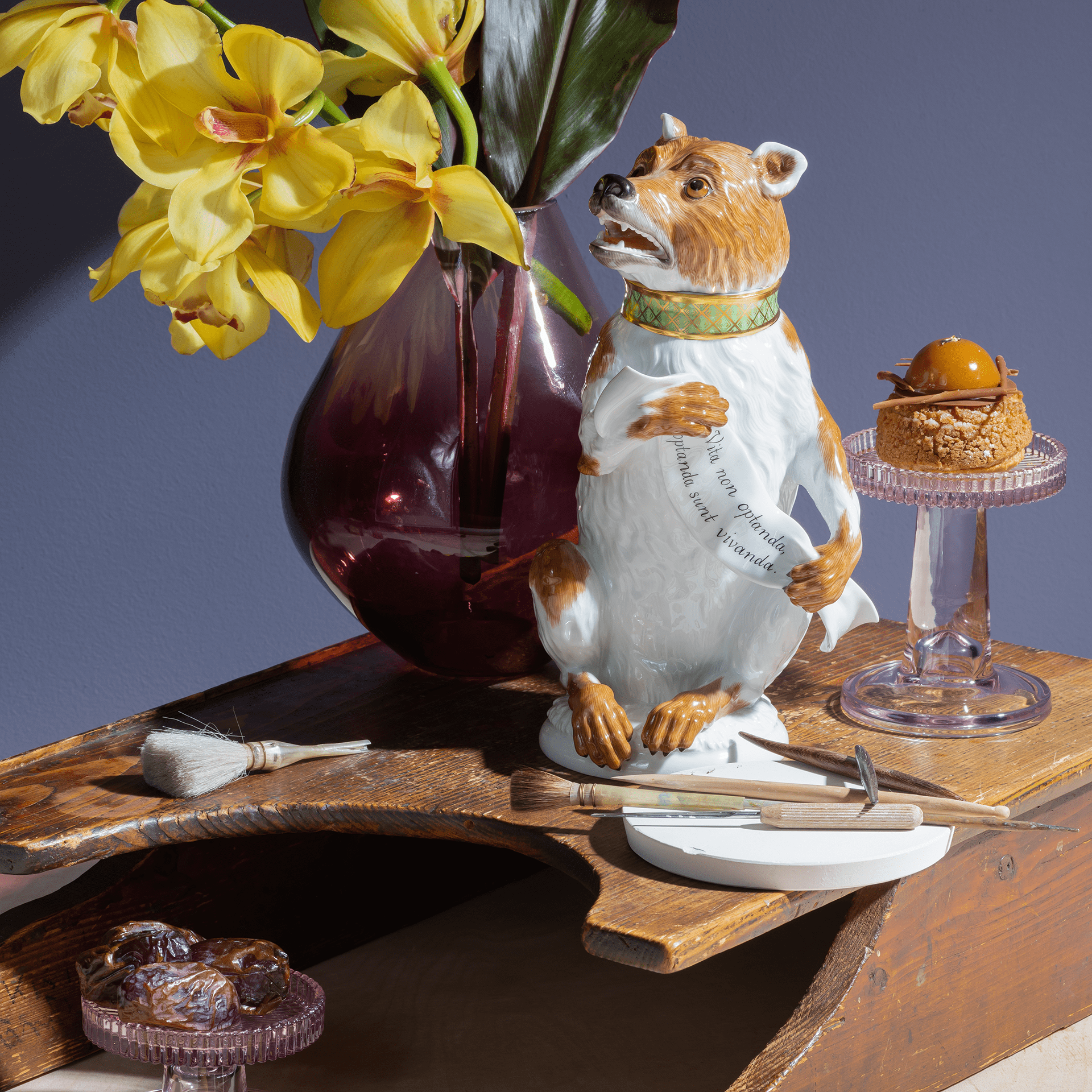 ドイツの名窯マイセン 日本公式サイト|人形「ミルクを飲む子供