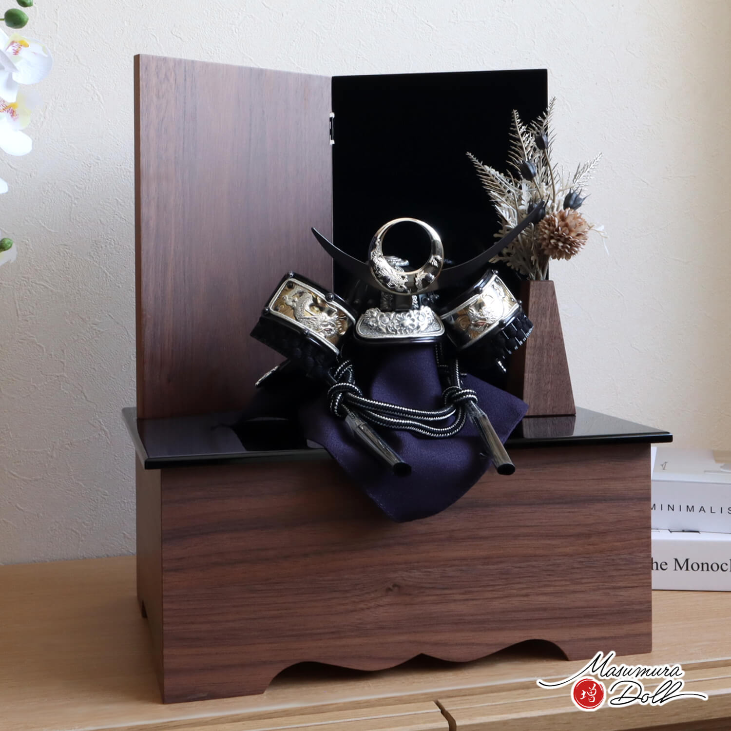 五月人形 極上盛上げ 銅 彫金 銀龍兜 上杉謙信 三日月 龍前立て 共