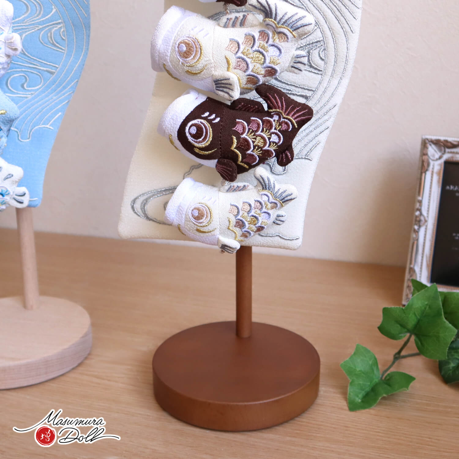 最新作 選べる3種類 鯉の滝登り 五匹 ちりめん 室内鯉のぼり (水色