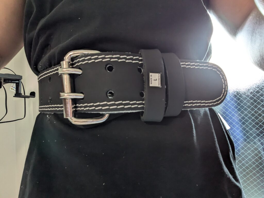 ゴールドジムのレザーベルトをレビュー！違いやサイズ感、口コミ評判を