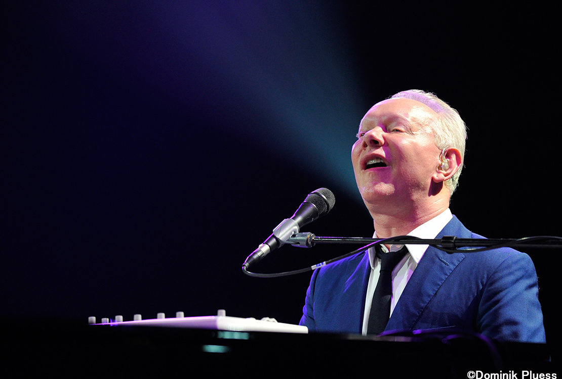 ジョー・ジャクソン：ライヴ・イン・バーゼル2010 | ミュージック・エア