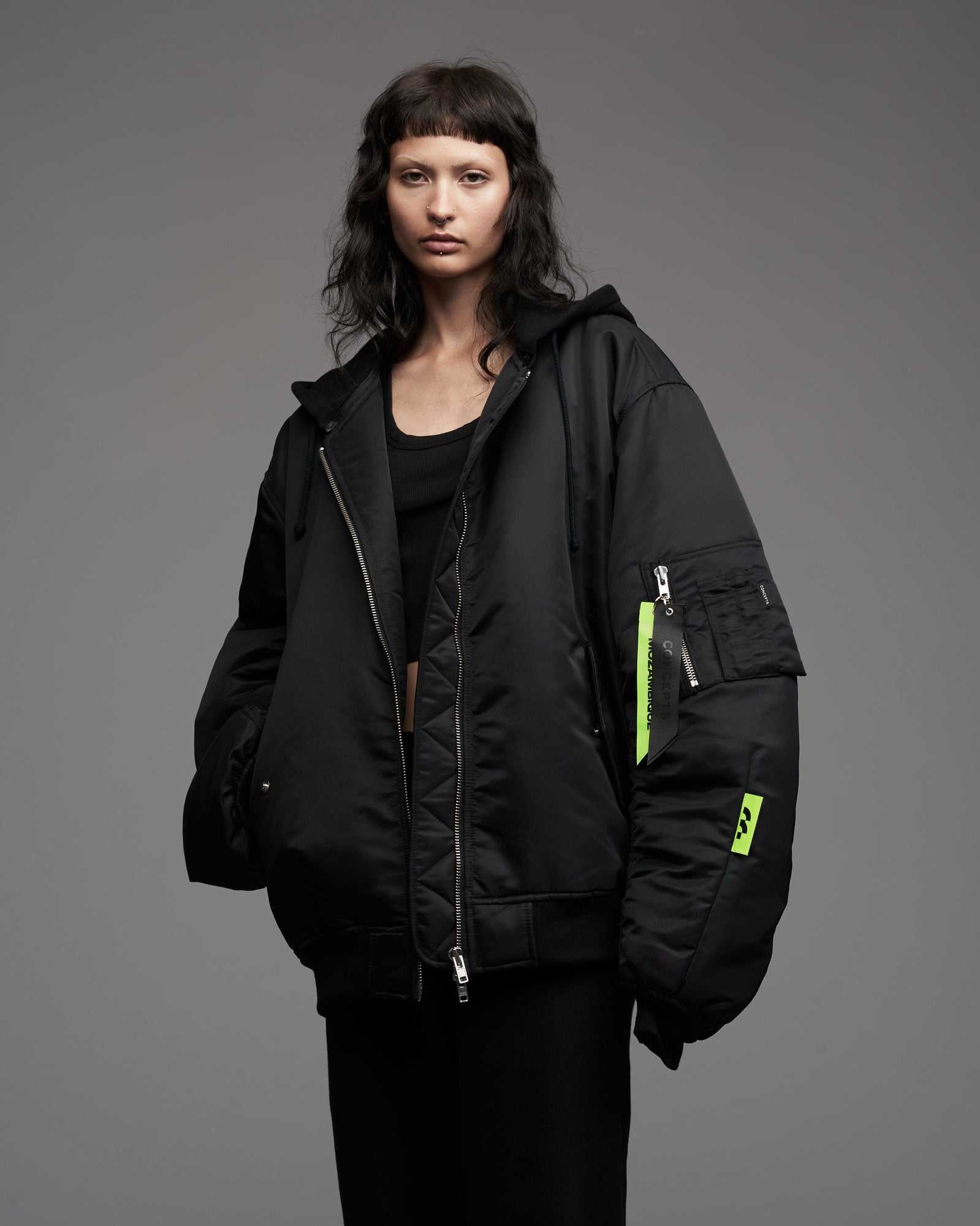 OVERSIZE HOODED BOMBER BLACK – MOZAMBIQUE CONCEPTS d'ODEUR