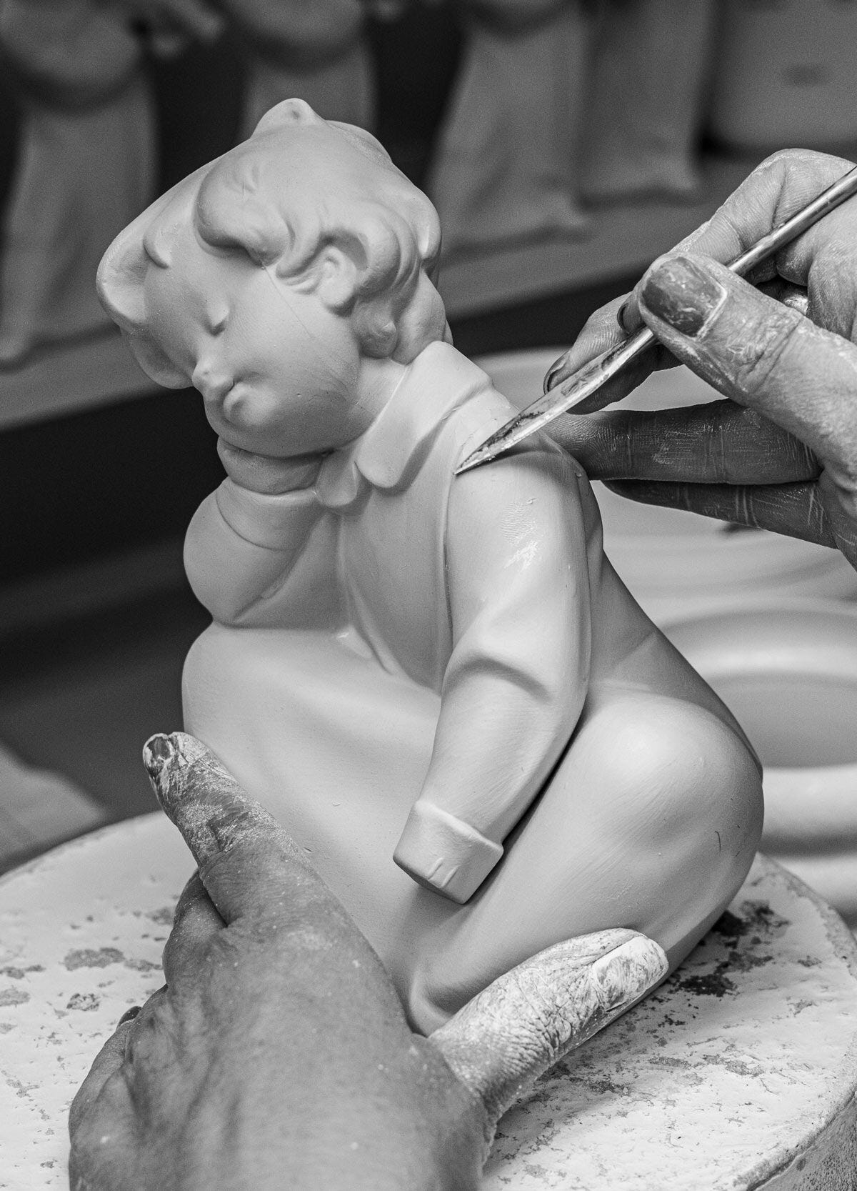LLADRO　リヤドロ 【天使の考え事(なんとかなるよ)】＃3　リアドロＬ232 天使の考えごと<なんとかなるよ> | リヤドロ公式オンライン