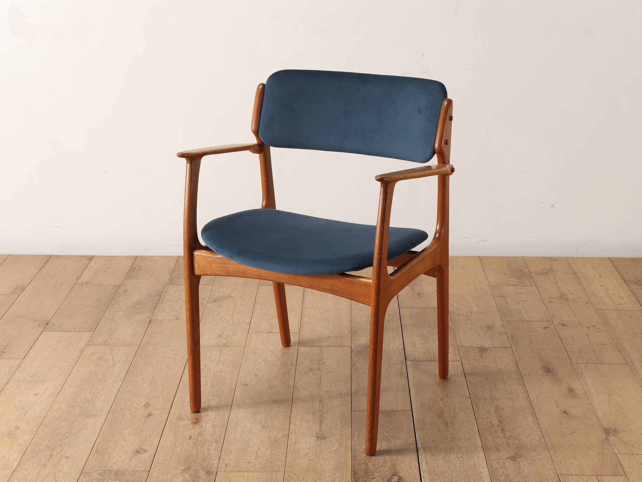 ERIK BUCHアームチェア Model.50 | ロイズ・アンティークス