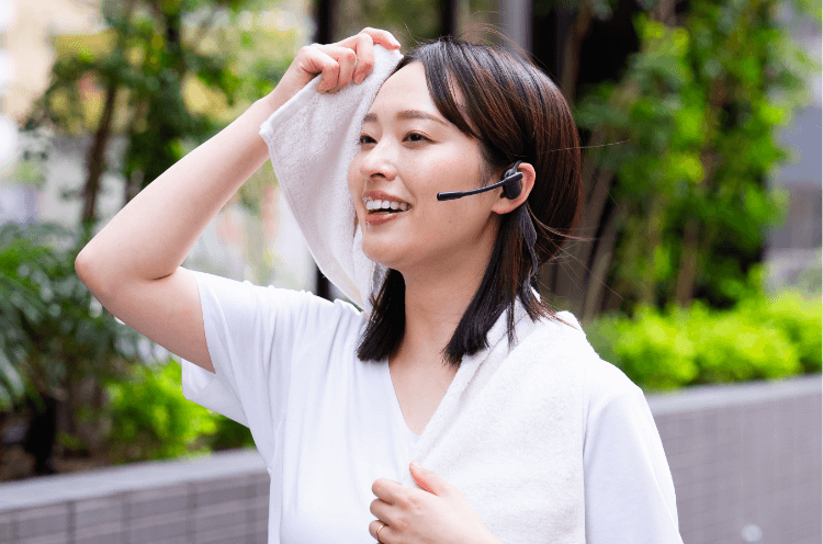 日本初AIイヤホン Navibook NB200