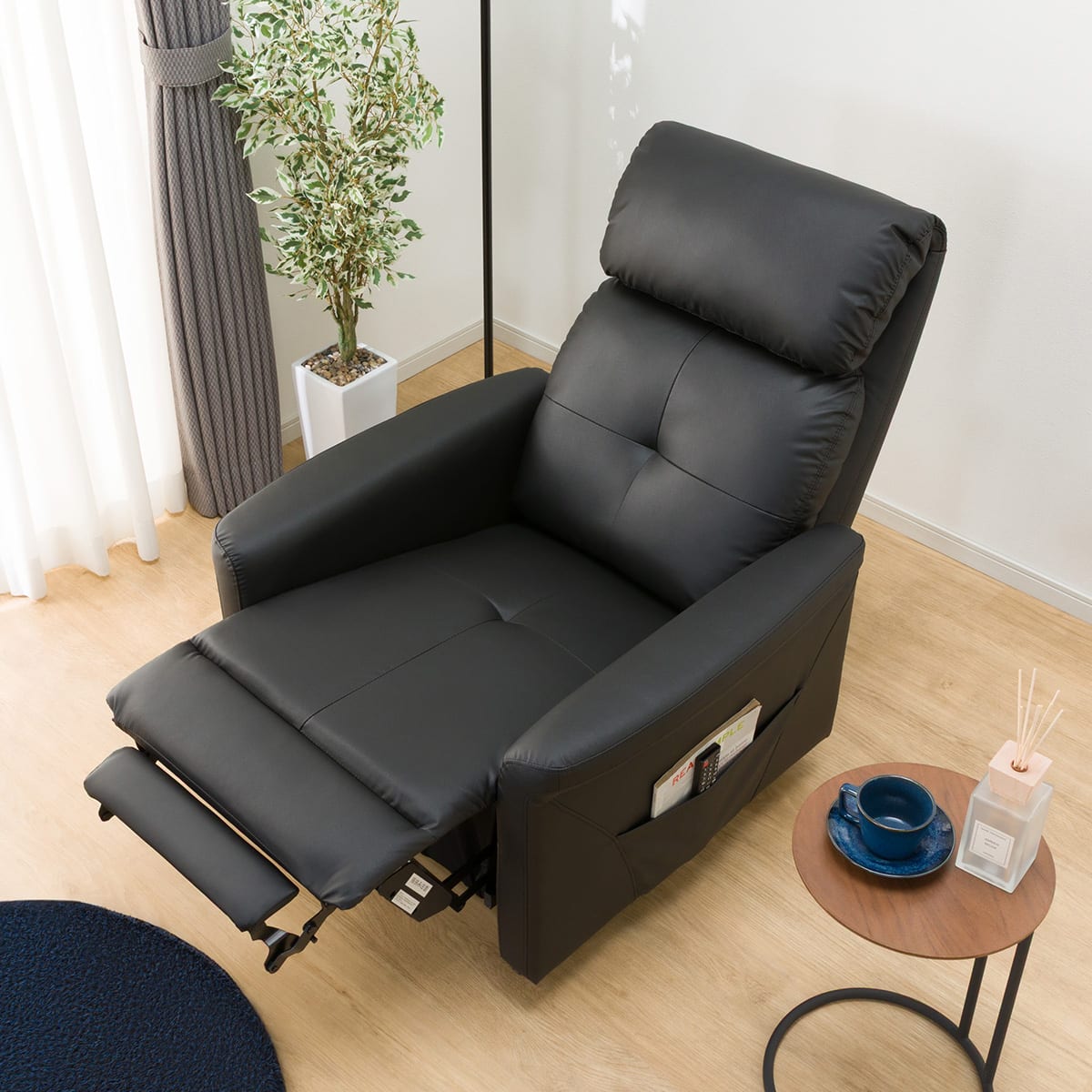 1人掛け立ち上がりやすい電動リクライニングソファ 合皮タイプ (UM02