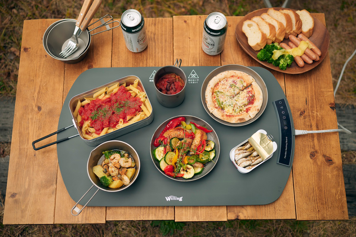いつでも食べごろあったかキャンプ飯！「電熱ランチョンとろ火マット