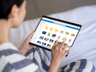 Surface Pro 9 プラチナ [Windows 11 Home/Core i7/メモリ:32GB/SSD