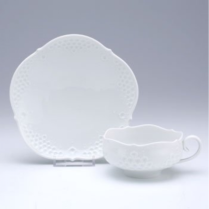 倉庫取り寄せ商品】マイセン ホワイトレリーフ ティーカップ&ソーサー