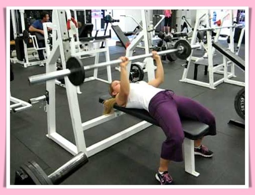ナローベンチプレス女性版】大胸筋内側と上腕三頭筋の筋トレ