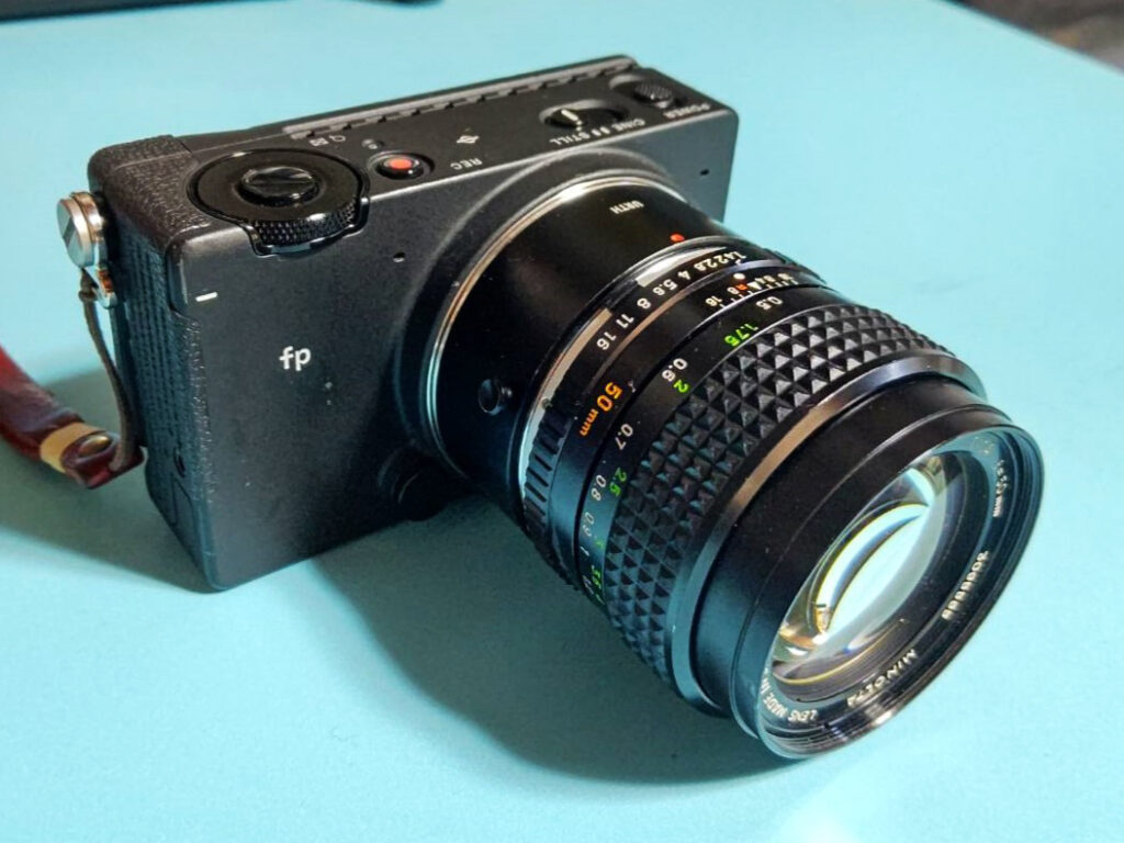 オールドレンズのすゝめ① ― MINOLTA MC ROKKOR-PG 50mm f1.4 | 埼玉