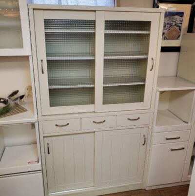 ☆フレンチカントリー 食器棚 ホワイトカラー クロスガラス ナチュラル