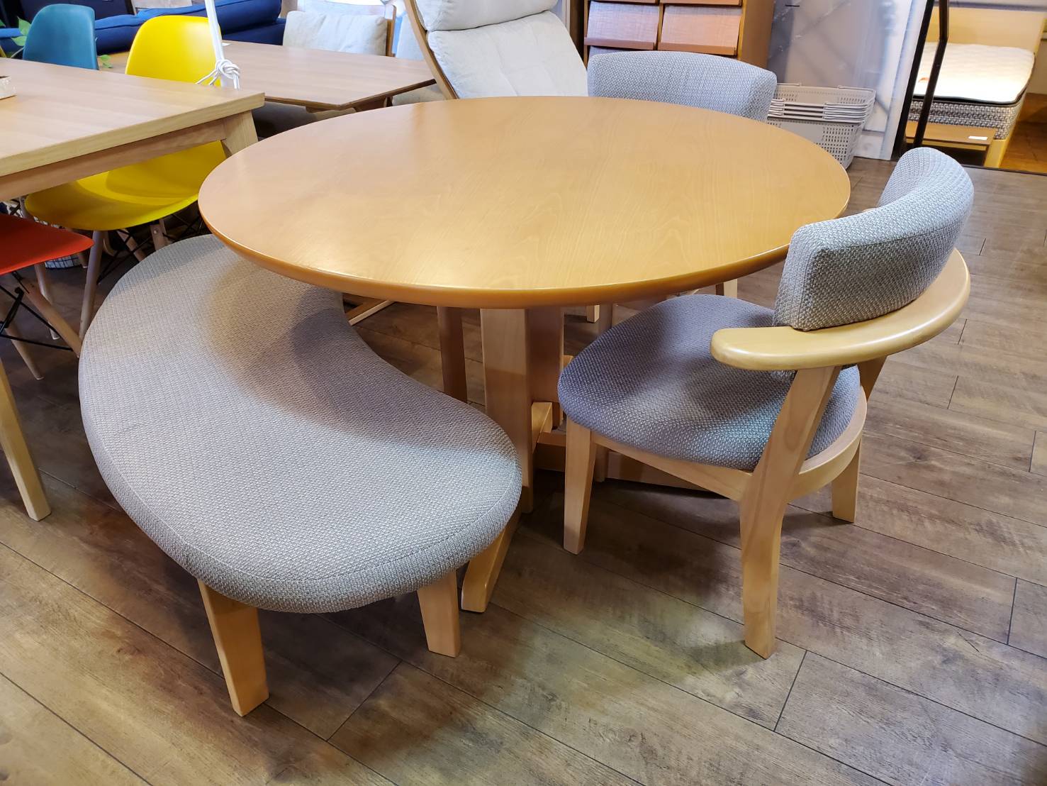 ☆TOKYOinterior 東京インテリア 円形ダイニング4点セット DARTS2