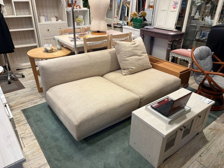 ACTUSソファ BUILD ベージュ色 4個クッション付き ACTUSソファ BUILD