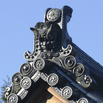 鬼瓦とは | 石州瓦の株式会社シバオ