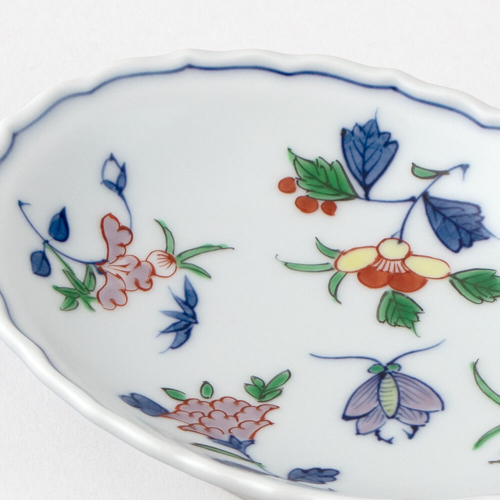 染錦小花散し 小皿 ｜ 有田焼の源右衛門窯公式オンラインショップ