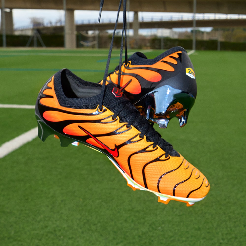 MERCURIAL × AIR MAX PLUS | NIKE（ナイキ） | サッカーショップKAMO