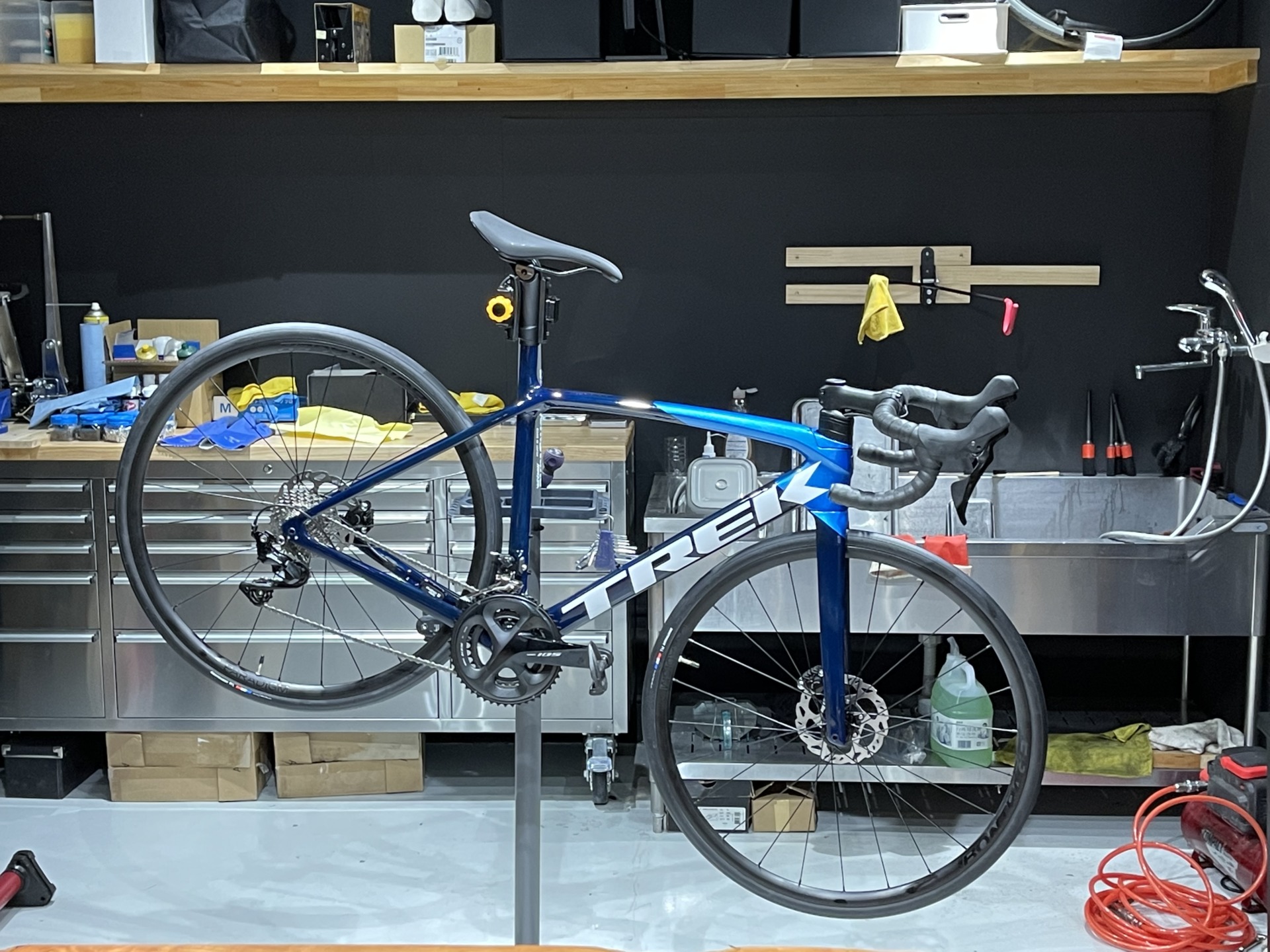 TREK Emonda SL5 × ご納車 + パーフェクト組み立て + ガラス