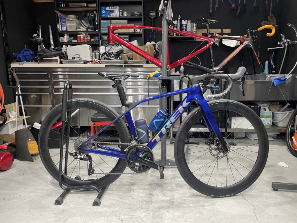 Madone SL 5 Gen 8×納車 + パーフェクト組立 + ガラスコーティング +
