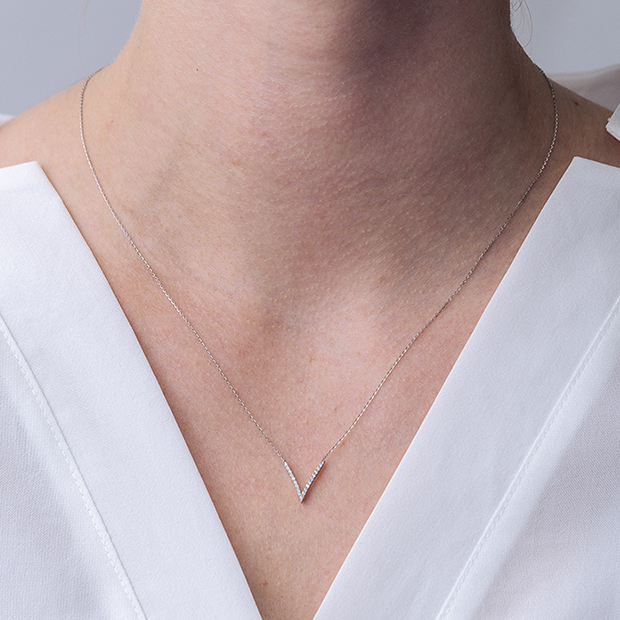 WISHBONE V NECKLACE(2XN0465)Pt950 ネックレス｜スタージュエリー公式