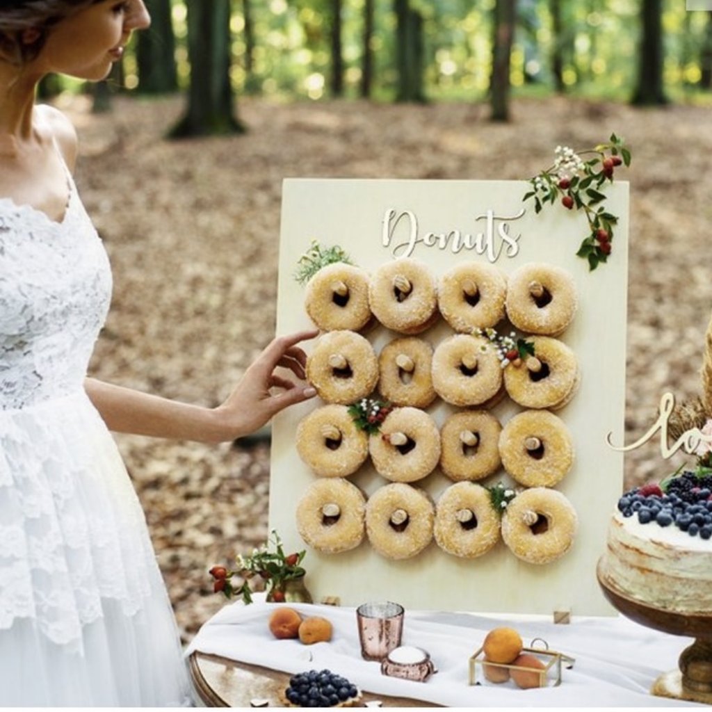 海外風結婚式にぴったり♡／ドーナツウォールが今流行ってます