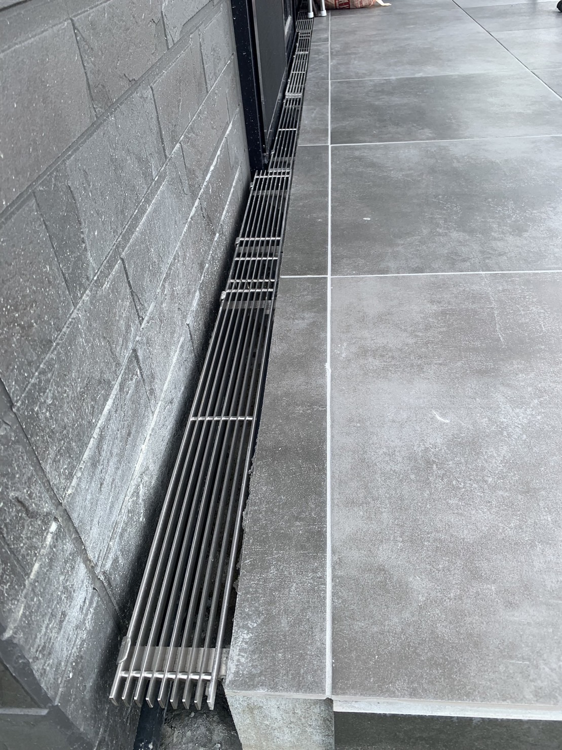 タイルデッキ用グレーチング テラスエッジneo - 一宮市の外構