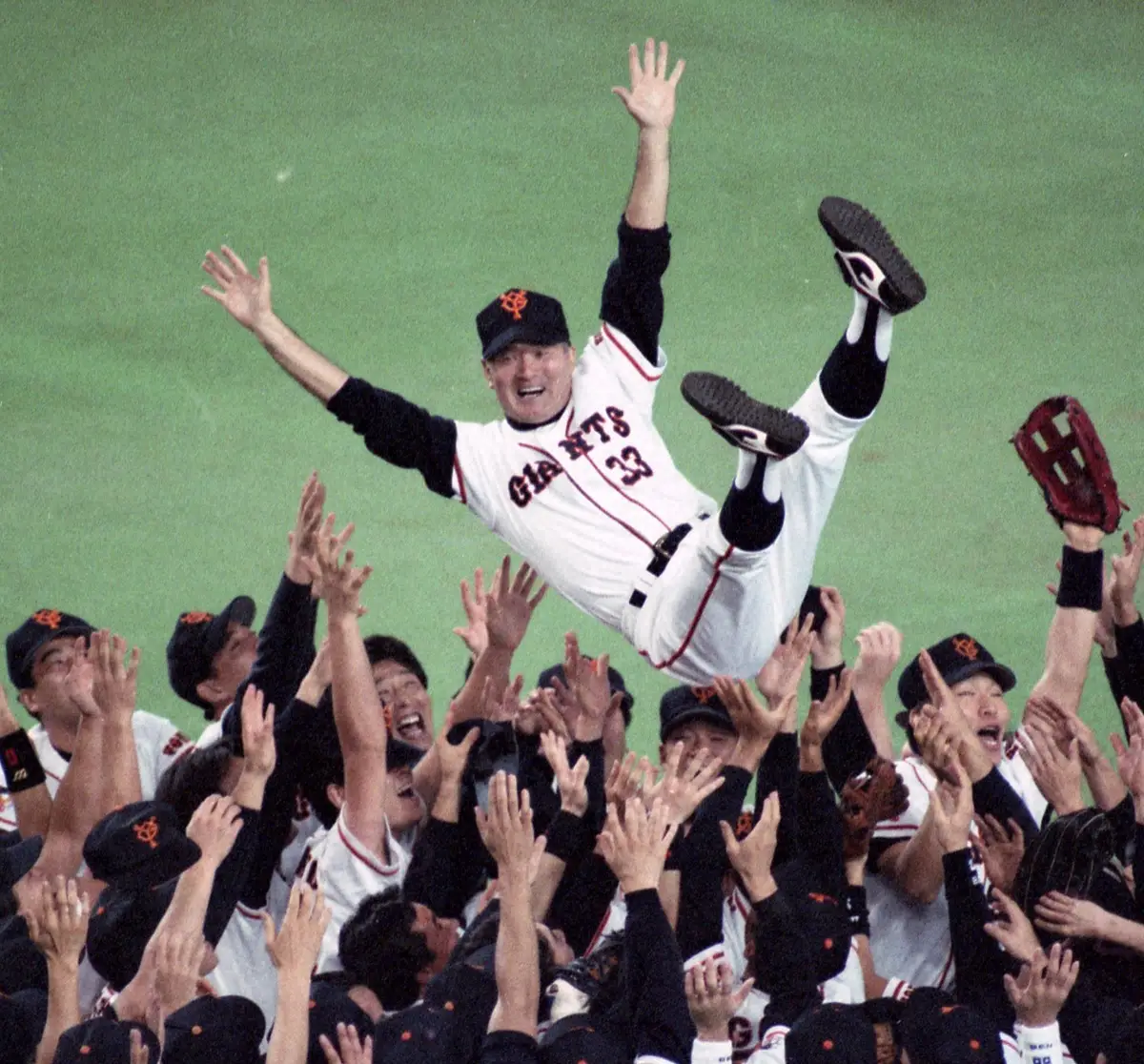 1994年、日本一となり胴上げされる長嶋監督 - スポニチ Sponichi Annex