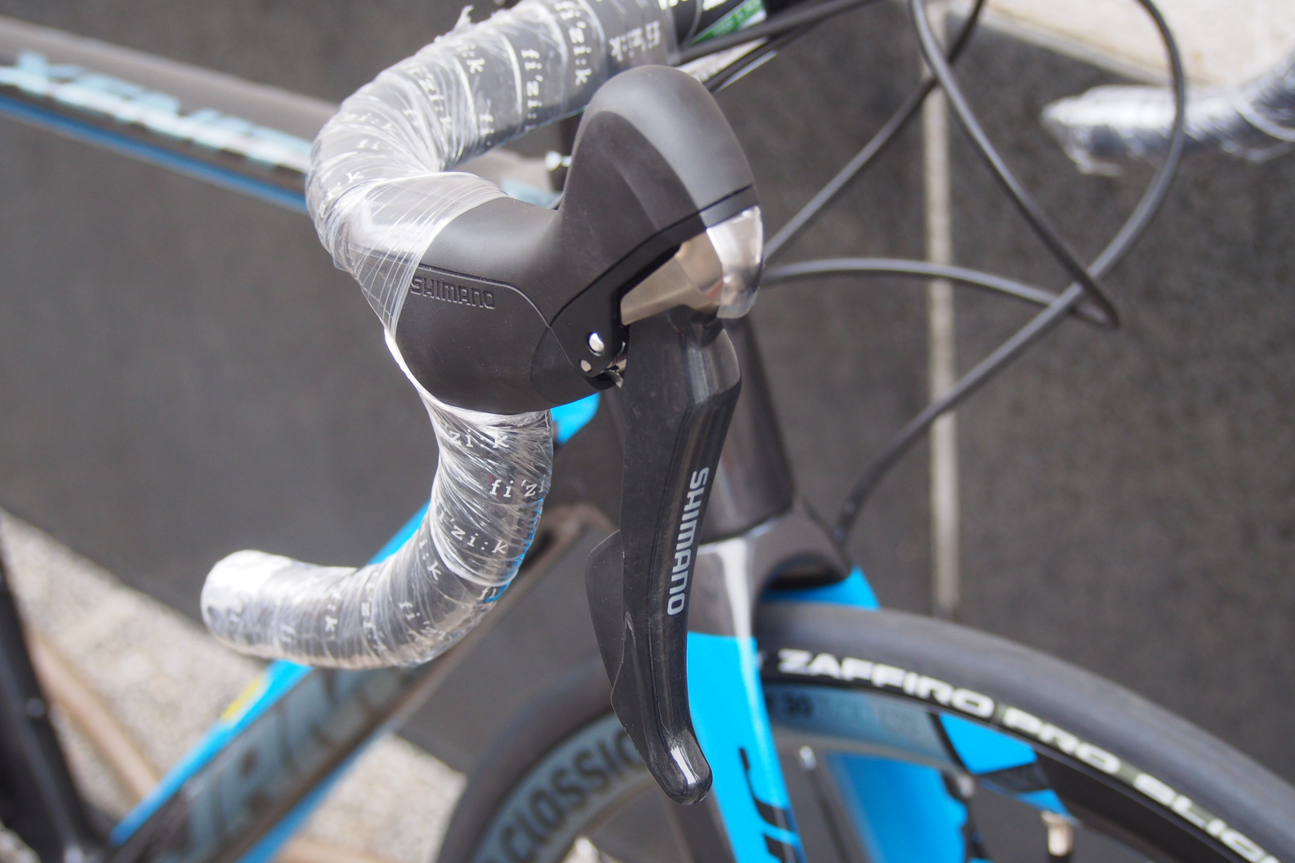 BLOG 【アウトレットロードバイク】メーカー完売!!レーシングフル