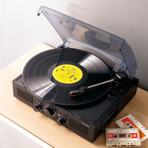 レコード／カセットテープ／ラジオが聴ける1台3役プレーヤー「CM-010