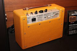 FENDER、ツイード仕様ギターアンプのデザインを踏襲したBluetooth
