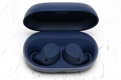 飛んでも跳ねてもズレない完全ワイヤレス！Jabra「Elite 7 Active」の