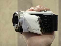 スマホ連携を強化し撮影機能を高めたムービーカメラ・JVC“Everio”GZ