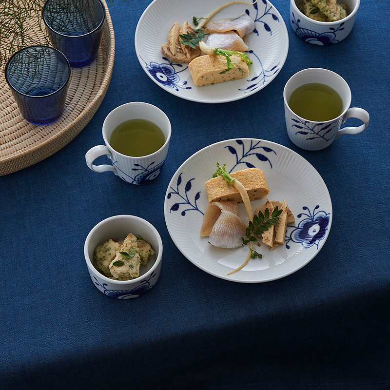 ブルーフルーテッド メガ ディーププレート 20cm|ロイヤル