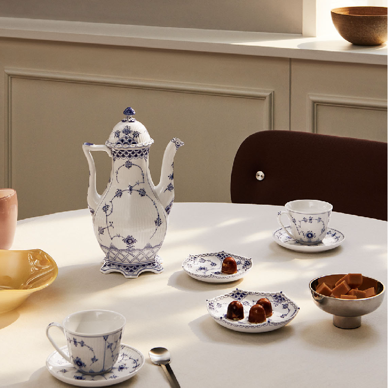 ブルーフルーテッド フルレース コーヒーポット|ロイヤル