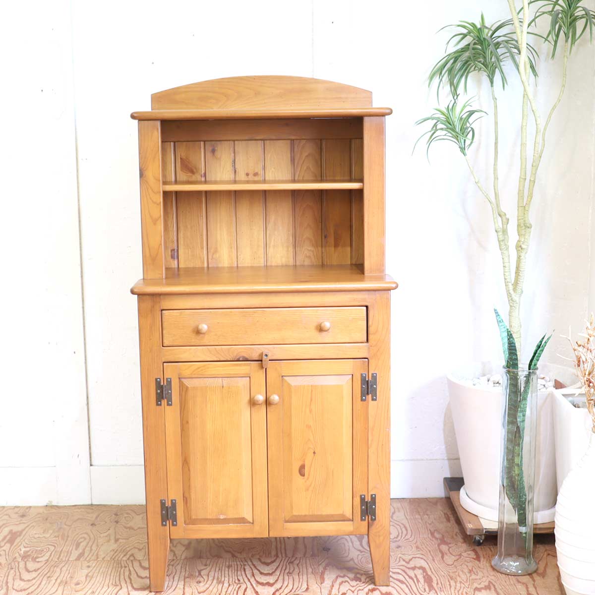 アンファン / enfant 飾り棚 カップボード キャビネット パイン材