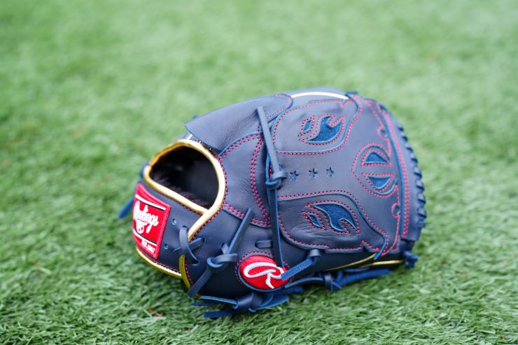 2024シーズン『JUMP WITH MY DREAMS YOKOHAMA！山﨑康晃グローブ