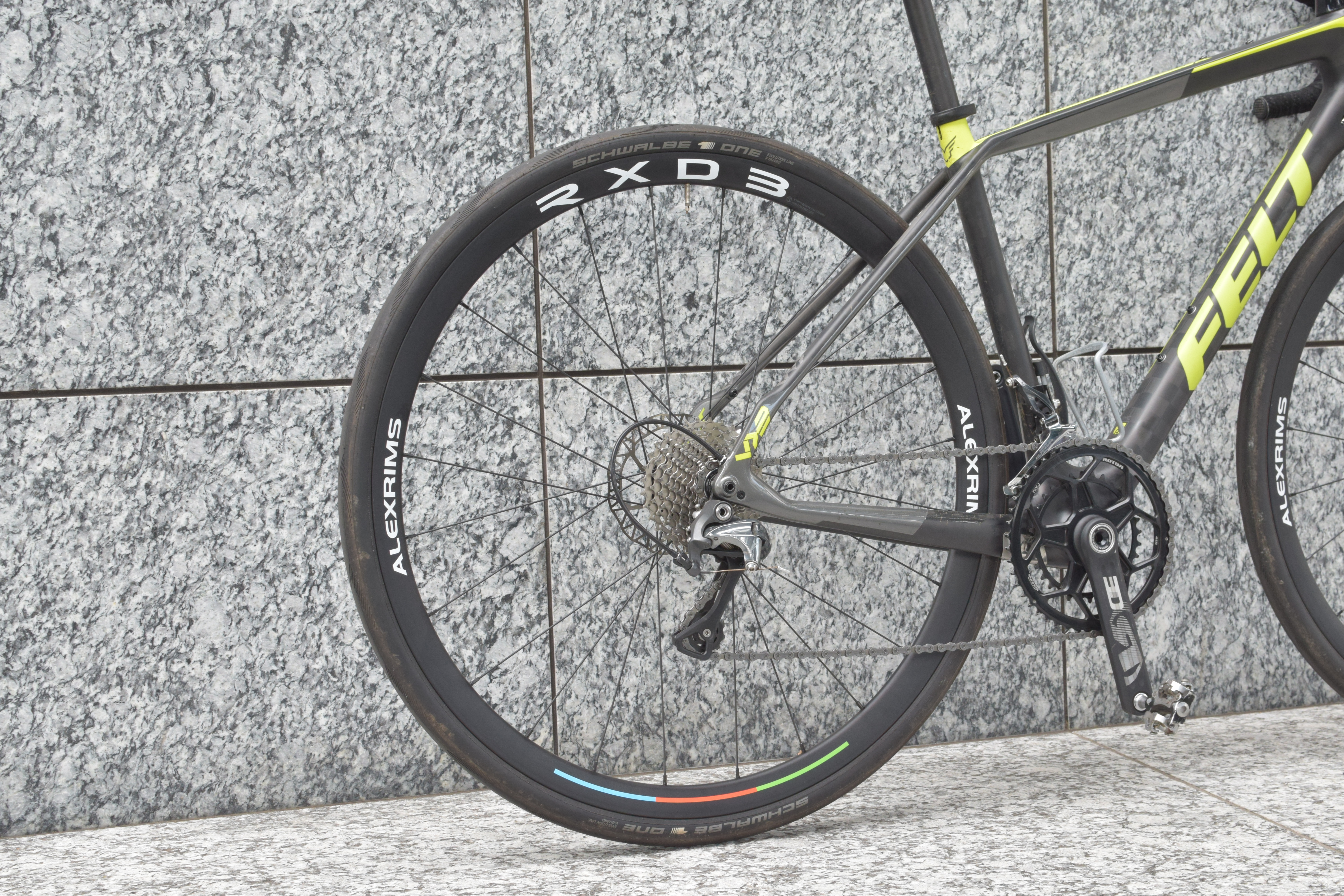 アレックスリムズ RXD3 インプレ ディスクロードのホイールを