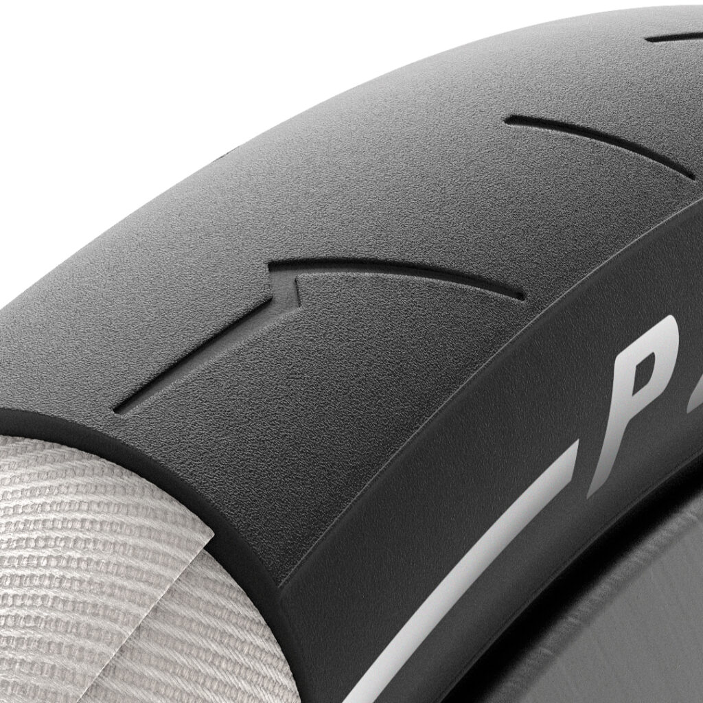 ピレリ P ZERO RACE RS 登場！：最速のDNAを受け継いだ新基準