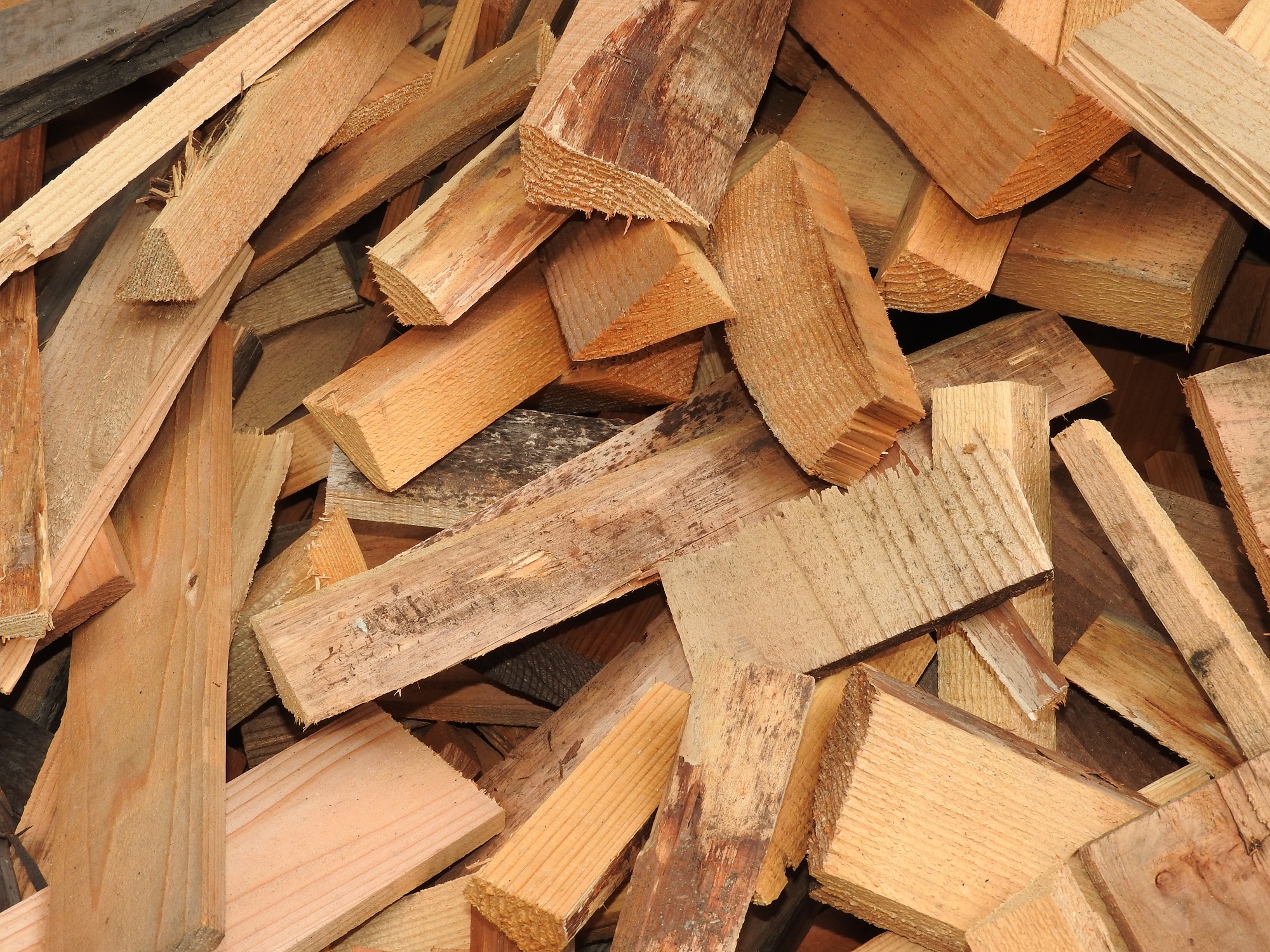 燃料用木材 お安く販売 取りにきていただける方前提です。 商品詳細