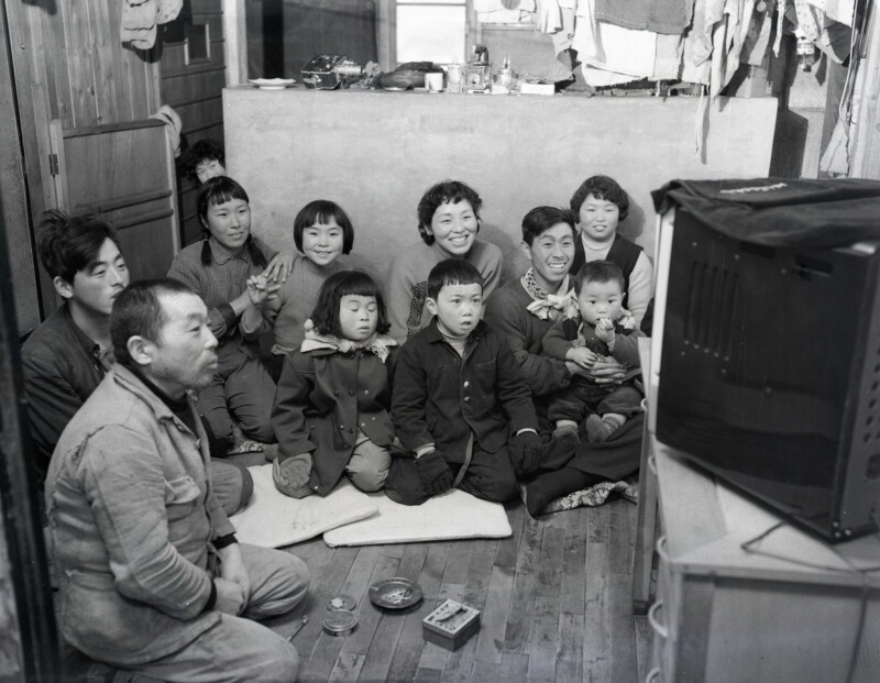 大竹昭子のエッセイ「迷走写真館～一枚の写真に目を凝らす」第135回