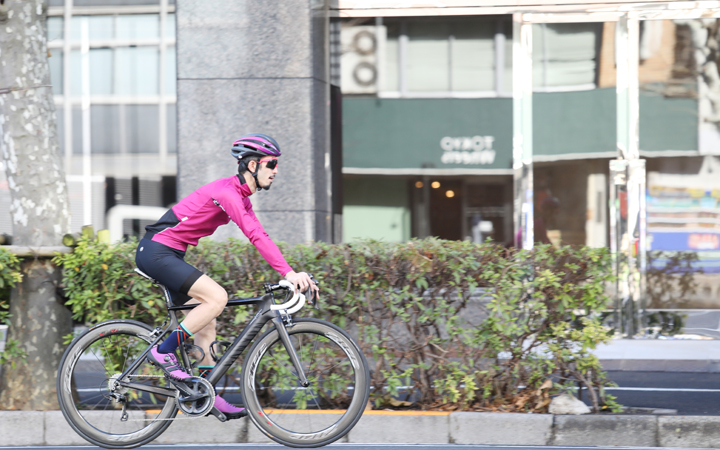 夏にロングスリーブジャージって、「アリ」なんです。｜TOKYOlife