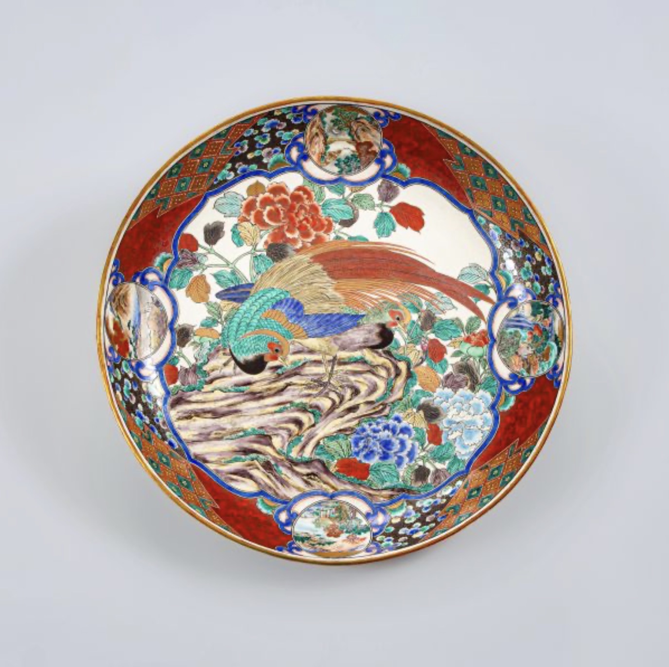 九谷焼 美学の象徴：加賀百万石の豪奢で精緻な彩色金襴手 九谷庄三