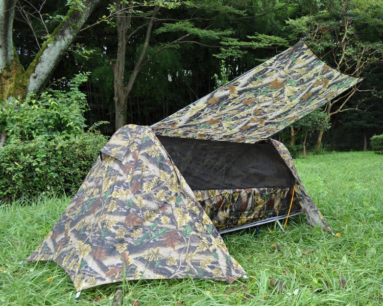 ソロキャンプにオススメ！“コット”と“テント”が合体した「コットテント