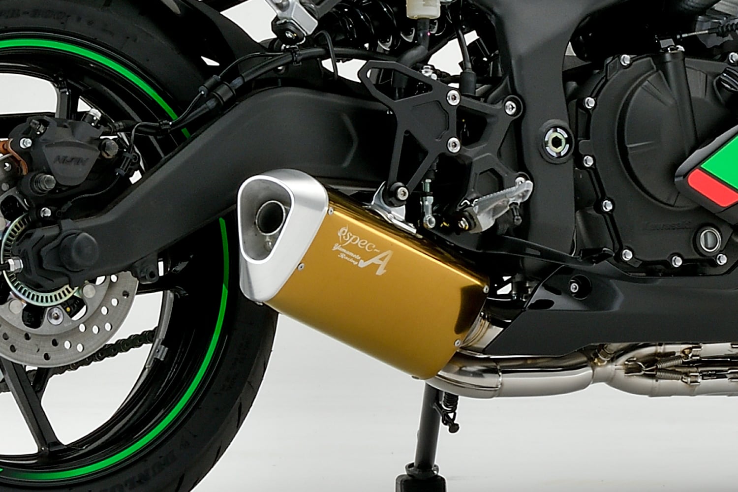 全域での出力向上！公道走行可能なヤマモトレーシングのZX-25R用チタン